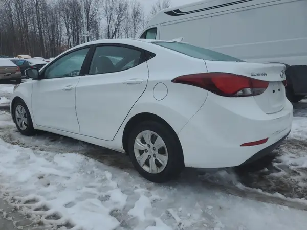 5NPDH4AE5GH742743 2016 HYUNDAI ELANTRA - Image 2