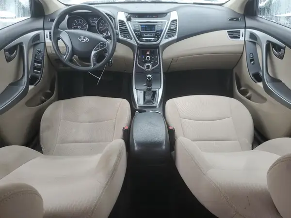 5NPDH4AE5GH742743 2016 HYUNDAI ELANTRA - Image 8