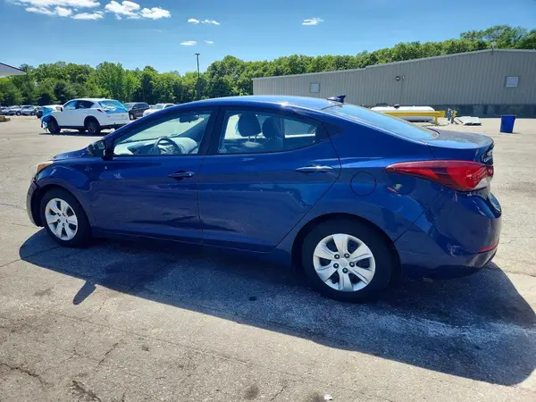 5NPDH4AE5GH743908 2016 HYUNDAI ELANTRA - Image 2