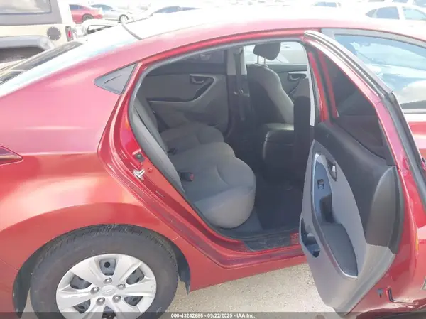 5NPDH4AE5GH744654 2016 HYUNDAI ELANTRA - Image 8