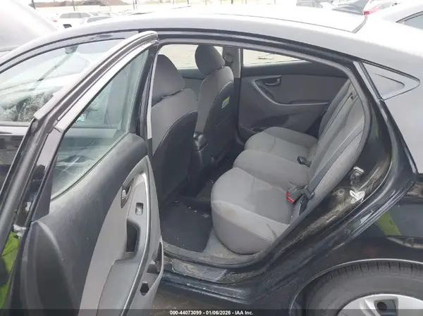 5NPDH4AE5GH747246 2016 HYUNDAI ELANTRA - Image 8