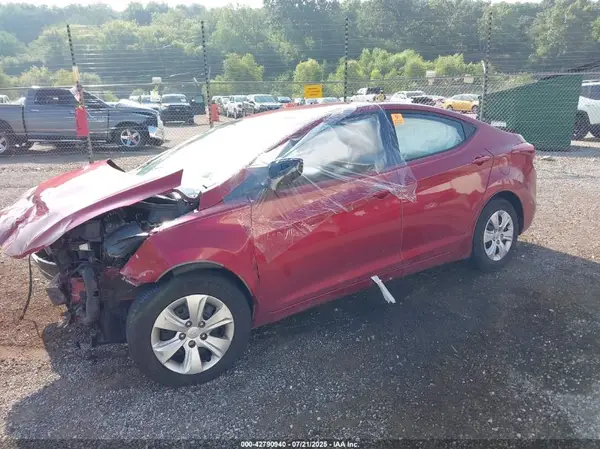 5NPDH4AE5GH748896 2016 HYUNDAI ELANTRA - Image 2