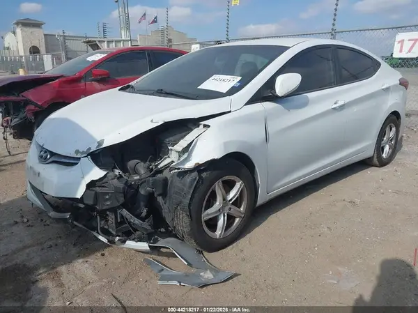 5NPDH4AE5GH748915 2016 HYUNDAI ELANTRA - Image 2