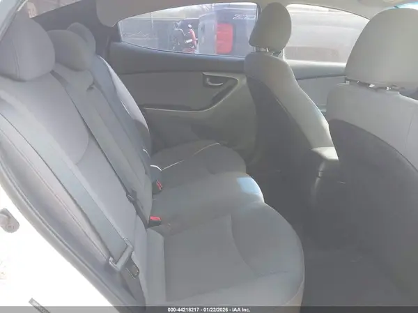 5NPDH4AE5GH748915 2016 HYUNDAI ELANTRA - Image 8