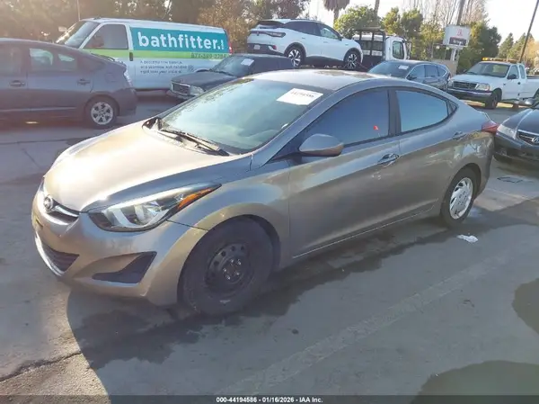 5NPDH4AE5GH750504 2016 HYUNDAI ELANTRA - Image 2