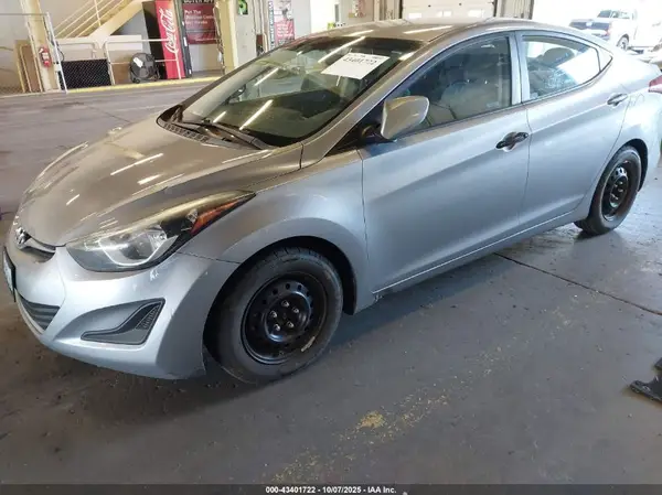 5NPDH4AE5GH750776 2016 HYUNDAI ELANTRA - Image 2