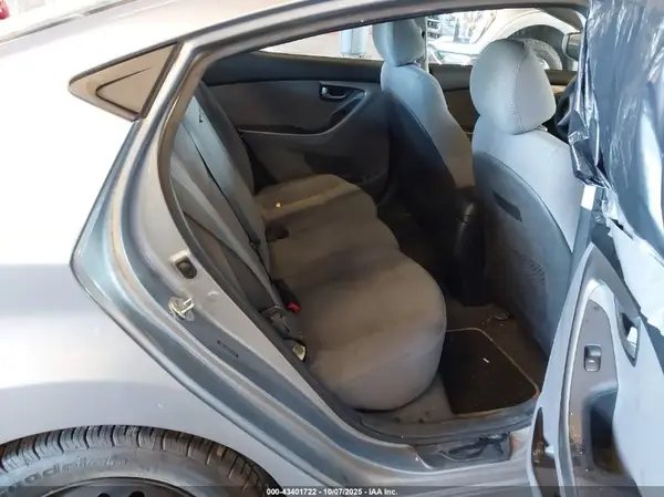 5NPDH4AE5GH750776 2016 HYUNDAI ELANTRA - Image 8