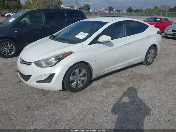 5NPDH4AE5GH751121 2016 HYUNDAI ELANTRA - Image 2