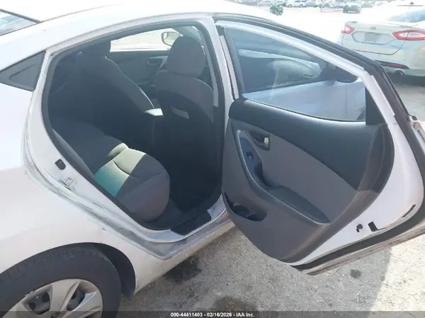 5NPDH4AE5GH751121 2016 HYUNDAI ELANTRA - Image 8