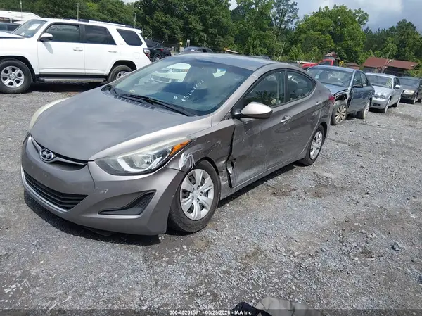 5NPDH4AE5GH753838 2016 HYUNDAI ELANTRA - Image 2