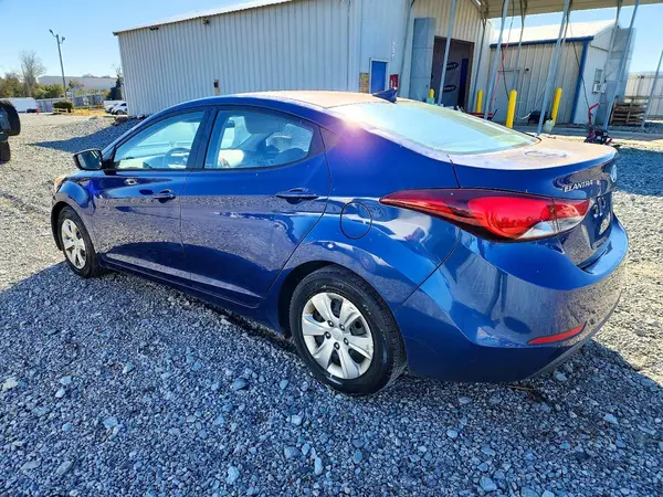 5NPDH4AE5GH753886 2016 HYUNDAI ELANTRA - Image 2