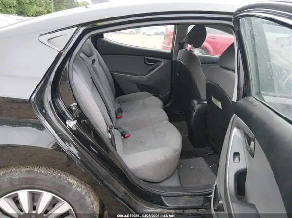 5NPDH4AE5GH755914 2016 HYUNDAI ELANTRA - Image 8
