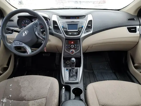 5NPDH4AE5GH758196 2016 HYUNDAI ELANTRA - Image 8