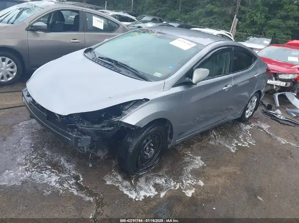 5NPDH4AE5GH760367 2016 HYUNDAI ELANTRA - Image 2