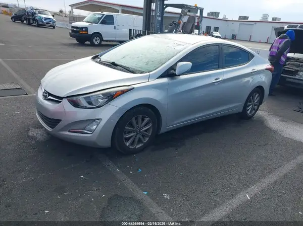 5NPDH4AE5GH761048 2016 HYUNDAI ELANTRA - Image 2