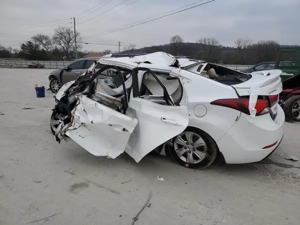 5NPDH4AE5GH762006 2016 HYUNDAI ELANTRA - Image 2