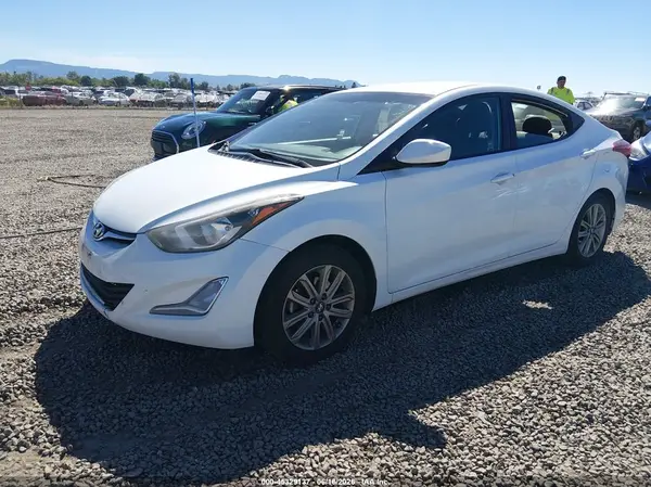 5NPDH4AE5GH762278 2016 HYUNDAI ELANTRA - Image 2