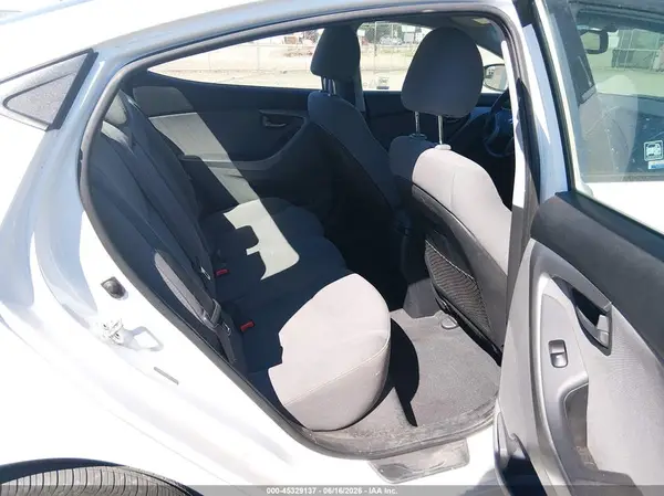 5NPDH4AE5GH762278 2016 HYUNDAI ELANTRA - Image 8