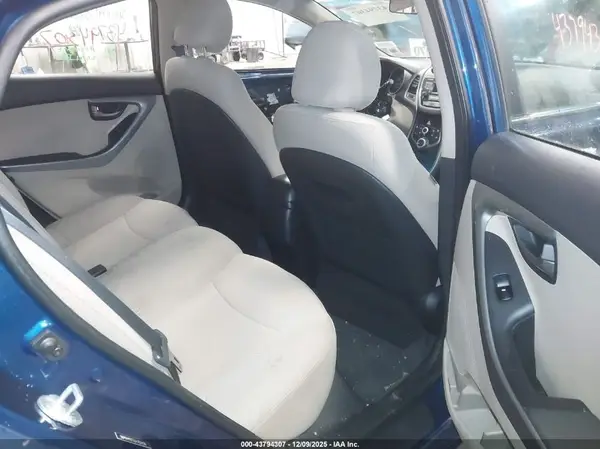 5NPDH4AE5GH762426 2016 HYUNDAI ELANTRA - Image 8