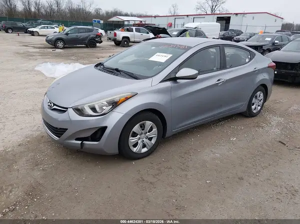 5NPDH4AE5GH765956 2016 HYUNDAI ELANTRA - Image 2
