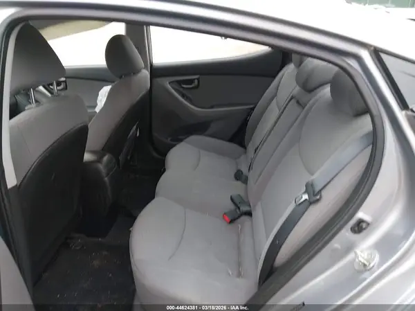 5NPDH4AE5GH765956 2016 HYUNDAI ELANTRA - Image 8