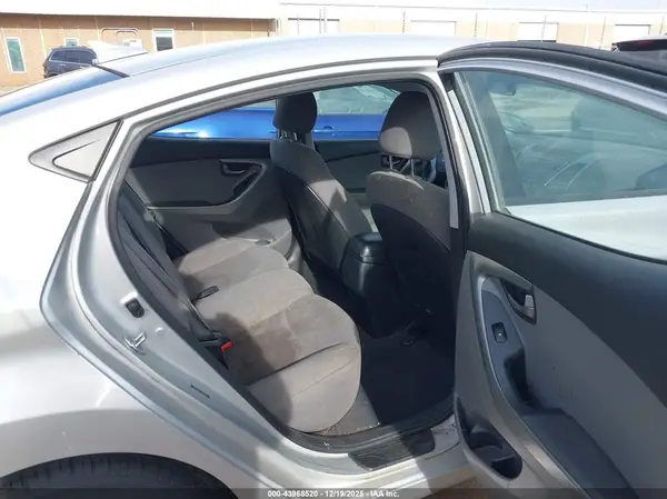 5NPDH4AE5GH766671 2016 HYUNDAI ELANTRA - Image 8