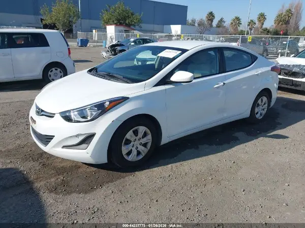 5NPDH4AE5GH768078 2016 HYUNDAI ELANTRA - Image 2