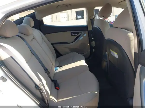 5NPDH4AE5GH768078 2016 HYUNDAI ELANTRA - Image 8