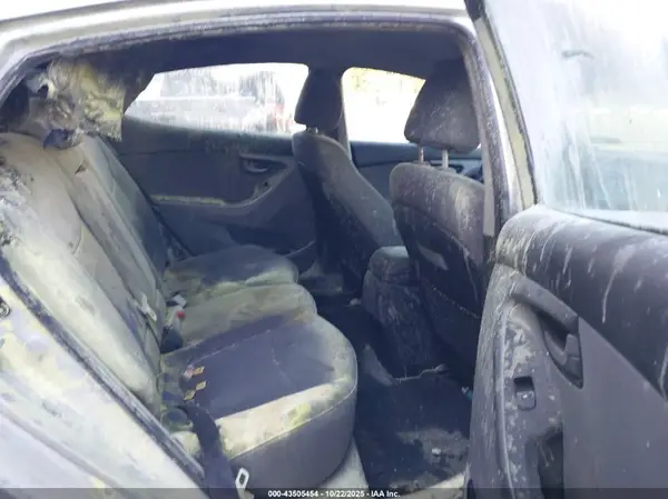 5NPDH4AE5GH768114 2016 HYUNDAI ELANTRA - Image 8