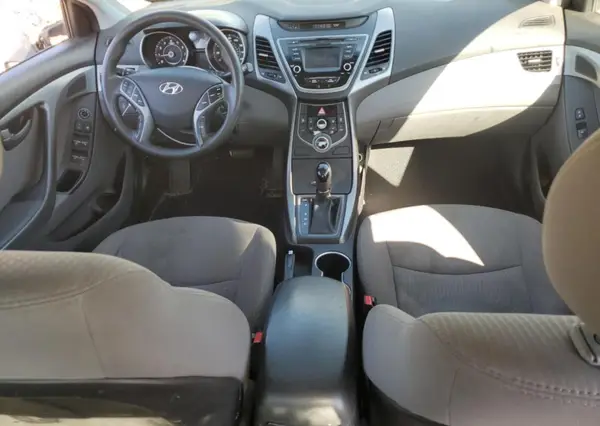 5NPDH4AE5GH768128 2016 HYUNDAI ELANTRA - Image 8