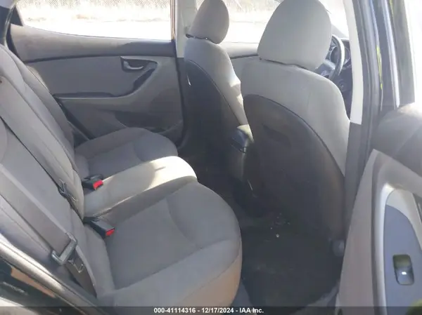 5NPDH4AE5GH770266 2016 HYUNDAI ELANTRA - Image 8