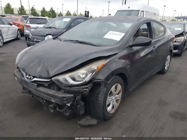 5NPDH4AE5GH771028 2016 HYUNDAI ELANTRA - Image 2
