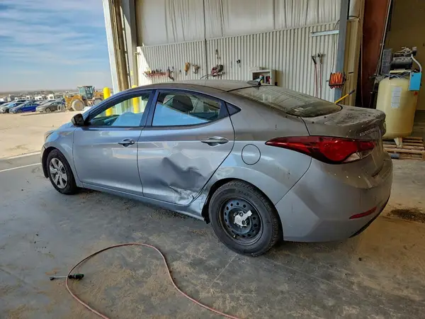 5NPDH4AE5GH772101 2016 HYUNDAI ELANTRA - Image 2