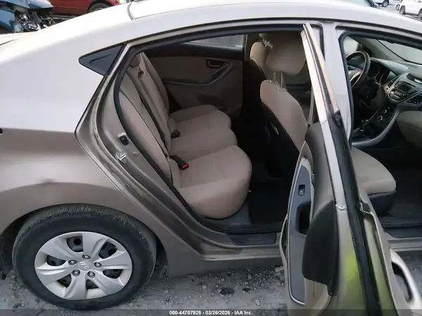 5NPDH4AE5GH772468 2016 HYUNDAI ELANTRA - Image 8