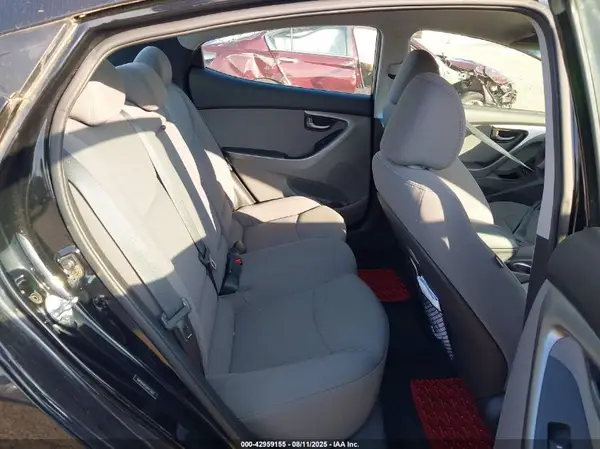 5NPDH4AE5GH773457 2016 HYUNDAI ELANTRA - Image 8