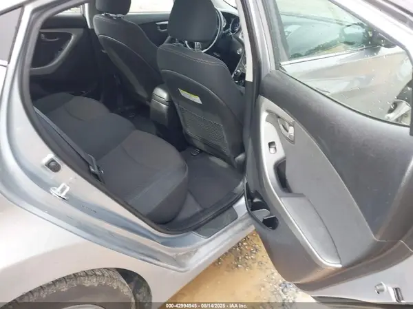 5NPDH4AE5GH773734 2016 HYUNDAI ELANTRA - Image 8