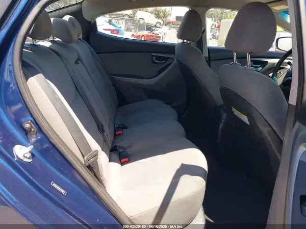 5NPDH4AE5GH776844 2016 HYUNDAI ELANTRA - Image 8