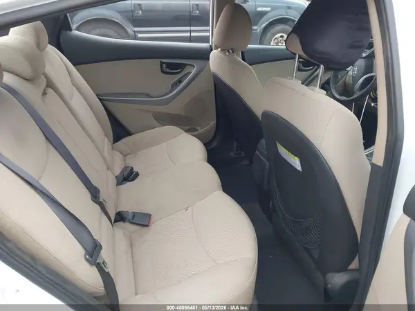 5NPDH4AE5GH777623 2016 HYUNDAI ELANTRA - Image 8