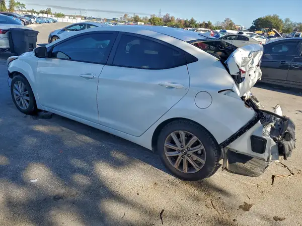 5NPDH4AE5GH777945 2016 HYUNDAI ELANTRA - Image 2