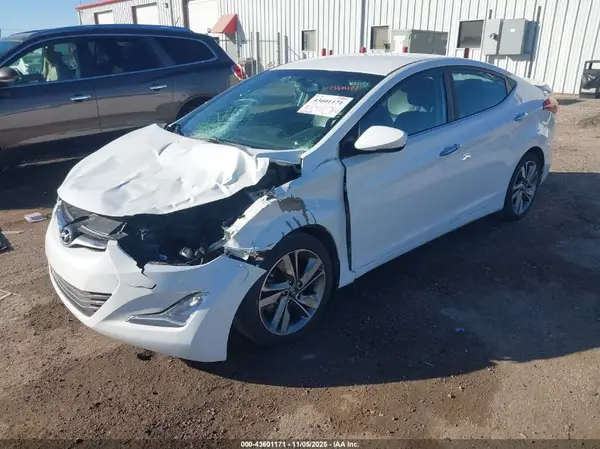 5NPDH4AE5GH779226 2016 HYUNDAI ELANTRA - Image 2