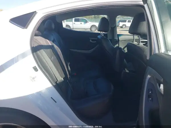 5NPDH4AE5GH779226 2016 HYUNDAI ELANTRA - Image 8