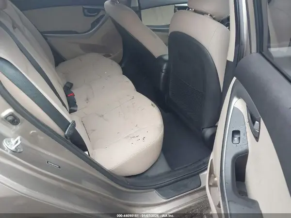5NPDH4AE5GH781011 2016 HYUNDAI ELANTRA - Image 8
