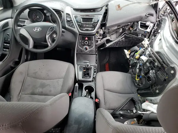 5NPDH4AE5GH781610 2016 HYUNDAI ELANTRA - Image 8