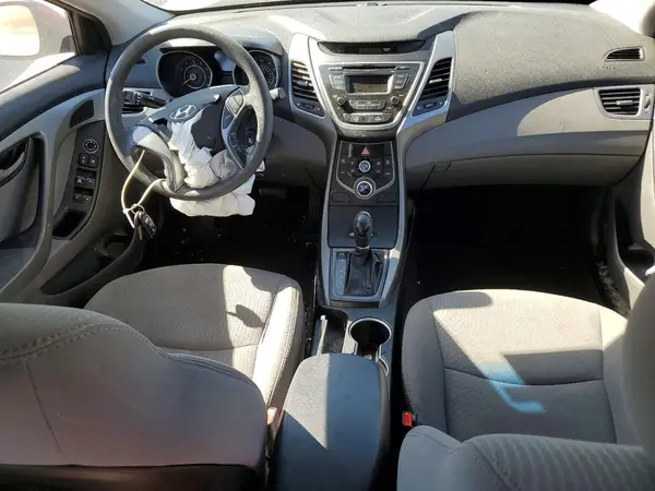 5NPDH4AE5GH783230 2016 HYUNDAI ELANTRA - Image 8
