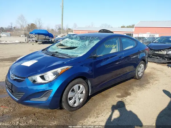 5NPDH4AE5GH785334 2016 HYUNDAI ELANTRA - Image 2
