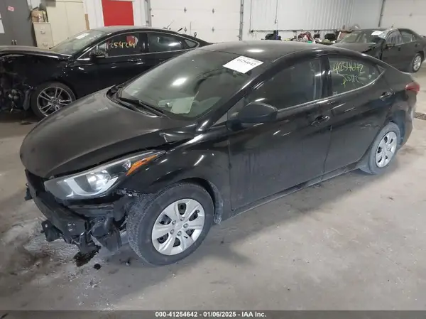 5NPDH4AE5GH785964 2016 HYUNDAI ELANTRA - Image 2