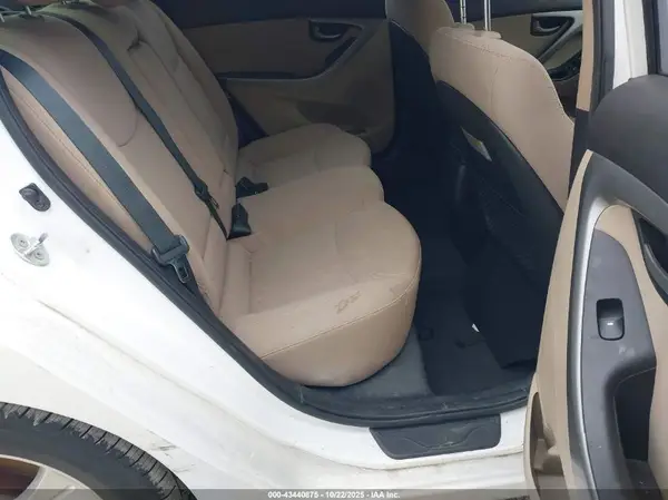 5NPDH4AE5GH786175 2016 HYUNDAI ELANTRA - Image 8