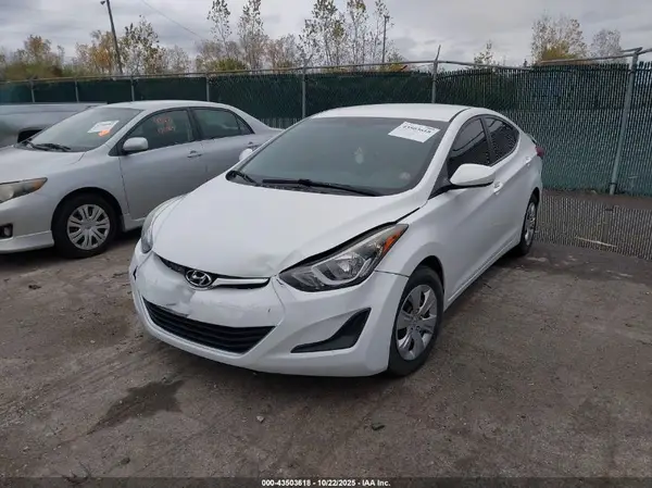 5NPDH4AE5GH787181 2016 HYUNDAI ELANTRA - Image 2