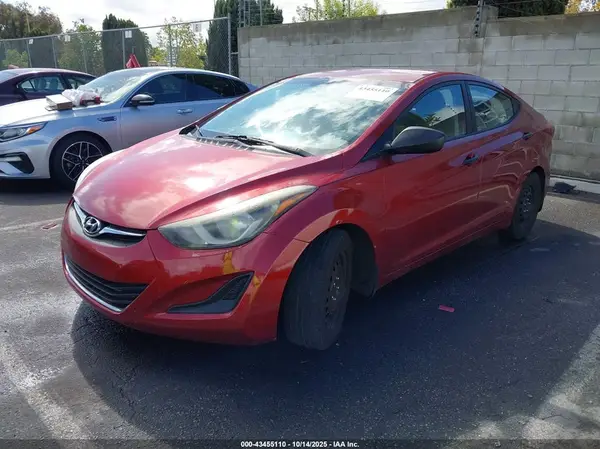 5NPDH4AE5GH795457 2016 HYUNDAI ELANTRA - Image 2