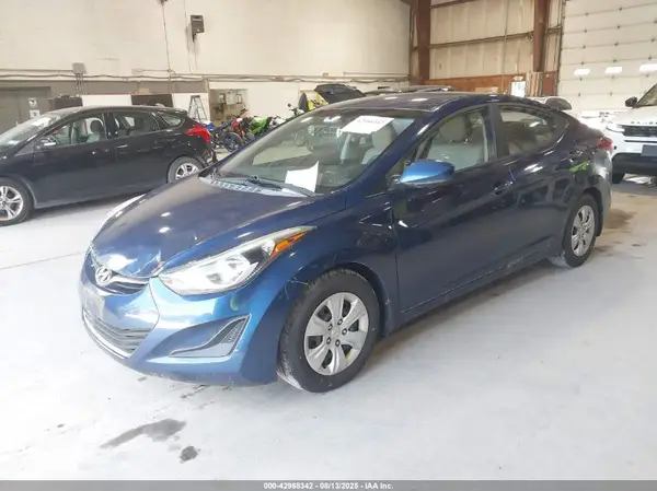 5NPDH4AE5GH795815 2016 HYUNDAI ELANTRA - Image 2